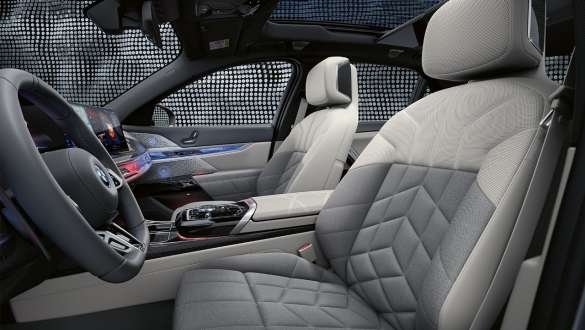 BMW Individual Merino leather/wool-cashmere combination with exclusive elements BMW M760e xDrive Sedan G70 Interior BMW Individual Merino leather/wool-cashmere combination with exclusive elements BMW M760e xDrive Sedan G70
