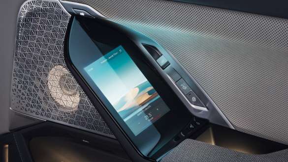 BMW Touch Command BMW M760e xDrive Sedan G70 BMW Touch Command BMW M760e xDrive Sedan G70 close-up rear door