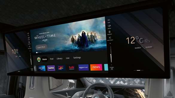 Rear-seat entertainment Experience BMW M760e xDrive Sedan G70 Rear-seat entertainment Experience BMW M760e xDrive Sedan G70 BMW Theatre Screen