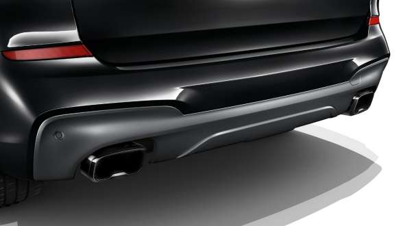 BMW X3 M40i and BMW X3 M40d, M Sport exhaust system. BMW X3 M40i and BMW X3 M40d in Black Sapphire metallic, exterior, rear with M Sport exhaust system.