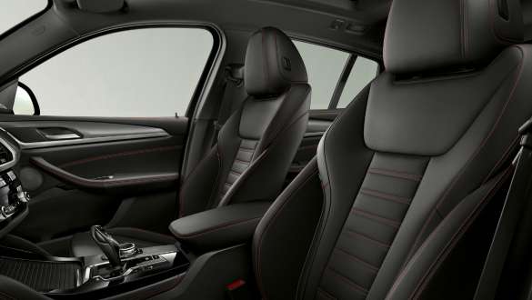 BMW X4 M40i and BMW X4 M40d, sport seats. BMW X4 M40i and BMW X4 M40d, interior, sport seats for driver and front passenger.