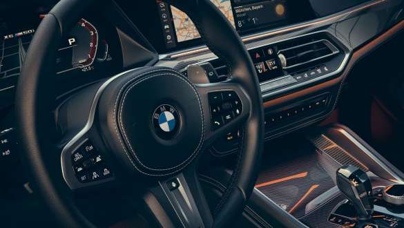 BMW X6 M50i Steptronic Sport transmission G06 BMW X6 M50i G06 2018 SUV Steptronic Sport transmission cockpit M leather steering wheel