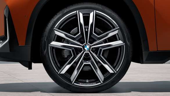 21" M Performance light-alloy wheel double spoke 877 M Bicolor 21" M Performance light-alloy wheel double spoke 877 M Bicolor Jet Black gloss milled