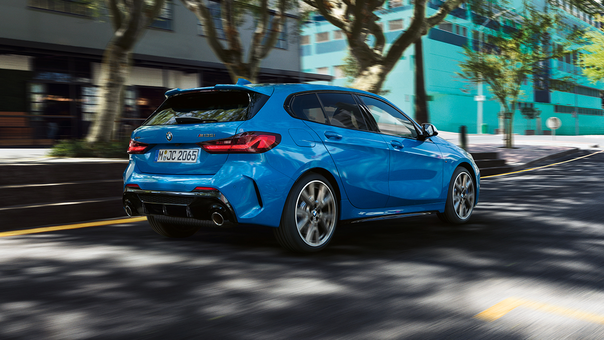 Driving dynamics technologies. The driving dynamics of the new BMW 1 Series.