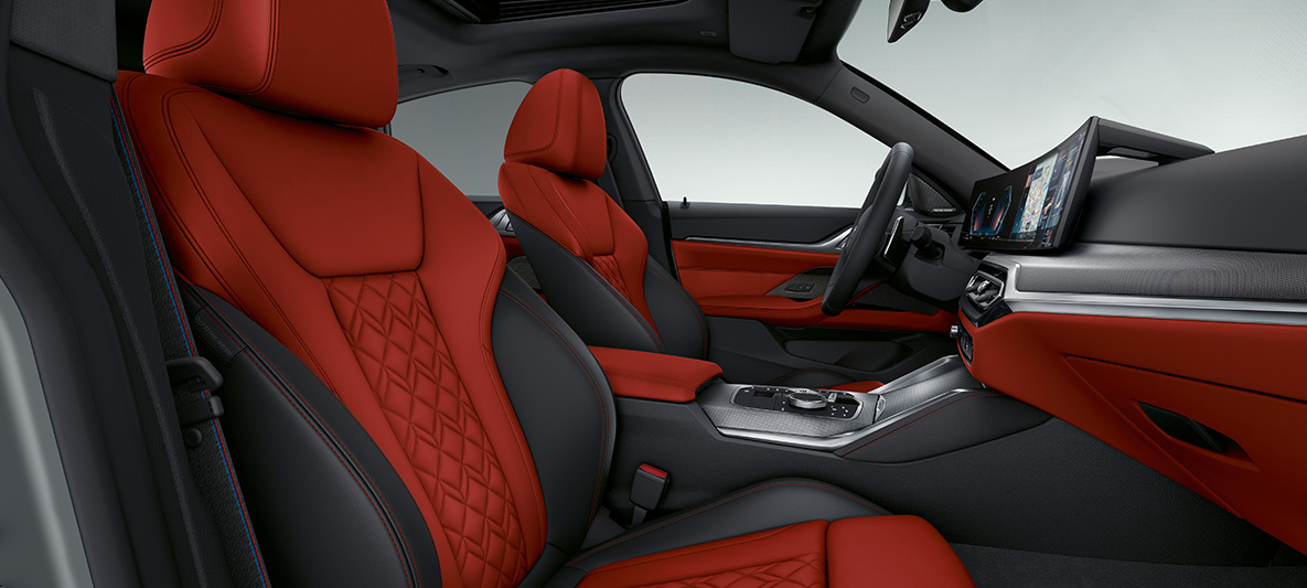 Leather trim 'Merino' Fiona Red/Black BMW 4 Series Gran Coupé G26 2021 interior BMW Individual extended leather trim 'Merino' Fiona Red/Black BMW 4 Series Gran Coupé G26 2021 interior cockpit