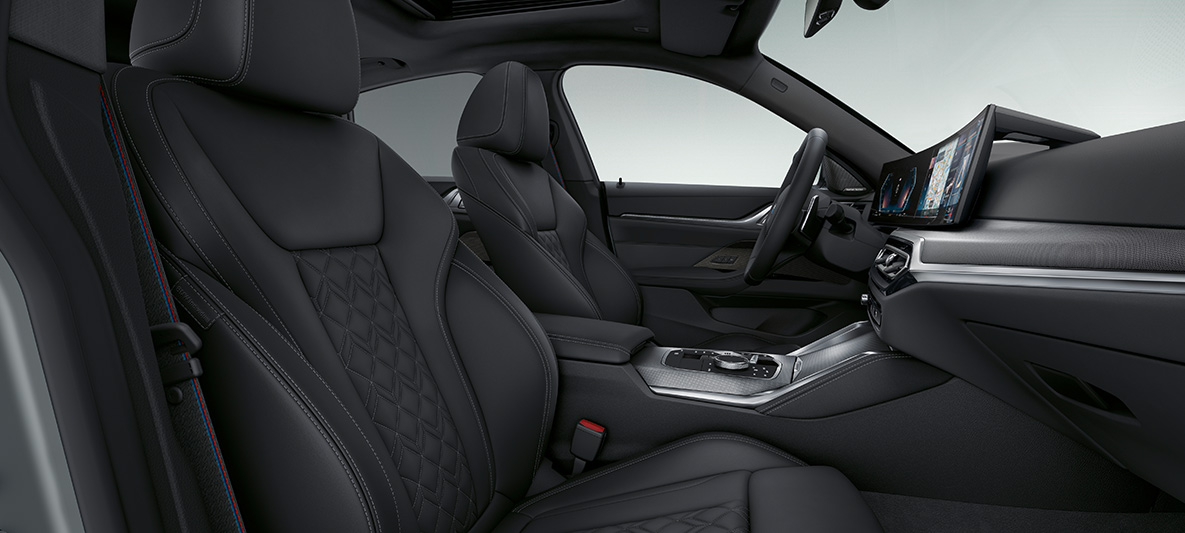 Leather trim 'Merino' Black BMW 4 Series Gran Coupé G26 2021 interior BMW Individual extended leather trim 'Merino' Black BMW 4 Series Gran Coupé G26 2021 interior