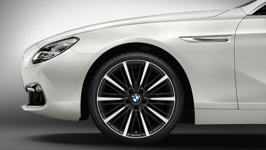 20" light alloy wheels Multi-spoke style 616 20" light alloy wheels Multi-spoke style 616
