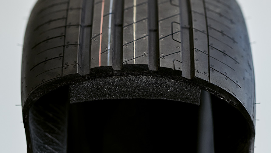BMW Tyres, carcass with sound insulation BMW Tyres, carcass with sound insulation