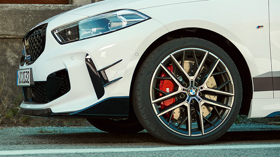 BMW M Performance 19" Light Alloy Wheel Double-Spoke 555 M Bicolor BMW M Performance 19" Light Alloy Wheel Double-Spoke 555 M Bicolor BMW offers summer