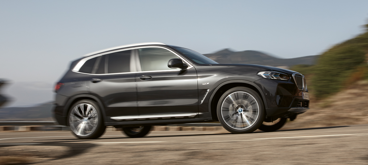 THE X3 PHEV. THE X3 PHEV.