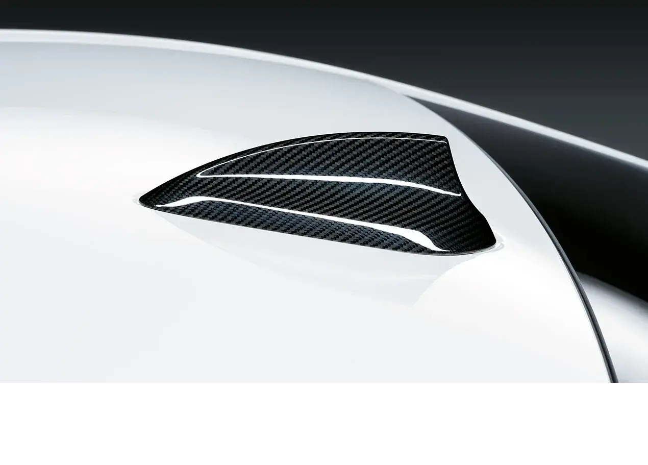 M PERFORMANCE AERIAL COVER. M PERFORMANCE AERIAL COVER.