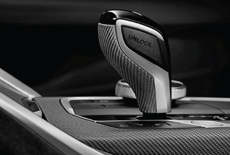 M PERFORMANCE SELECTOR LEVER CARBON. 